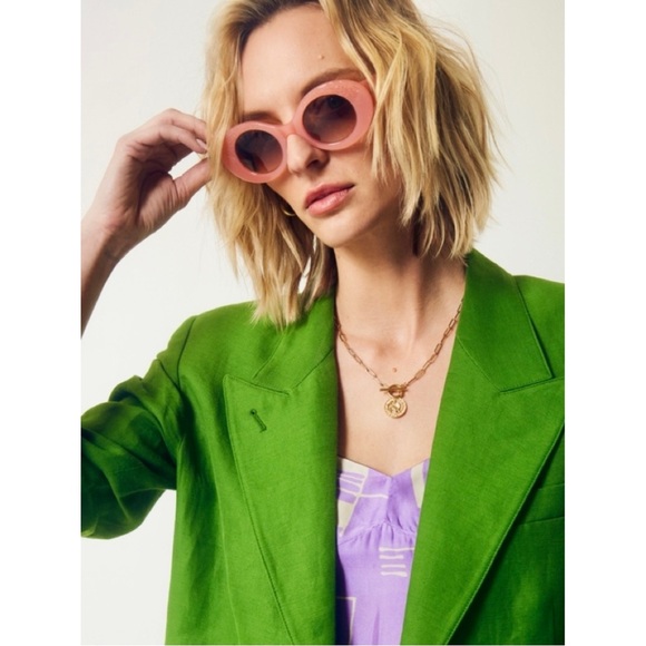 New New in Box Cutler and Gross 1053 Sunglasses in Pearl Pink - Picture 4 of 9